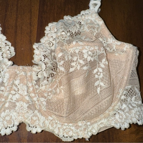 Wacoal Women's Sz 32D Embrace Lace Embroidered Underwire Bra 65191 Tan & Ivory - Picture 8 of 8